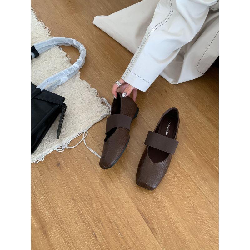 

Niche design sense one word pig nose ballet single shoes women s autumn new elephant pattern square head low heel Mary Jane shoes 39 кофейный