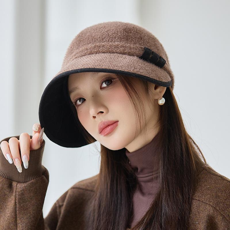 Fleece Equestrian Hat Autumn and Winter New Casual Windproof Hat Women's Korean Version British Retro Newspaper Boy's Hat