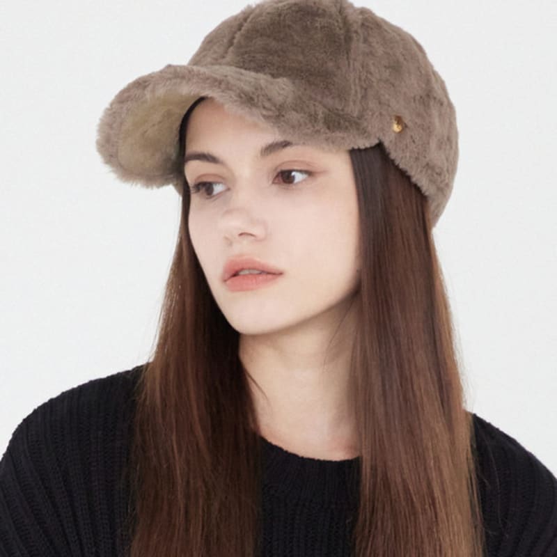 ULUK Circle Decorated Proffessional Fur Ball Cap 3 Colors