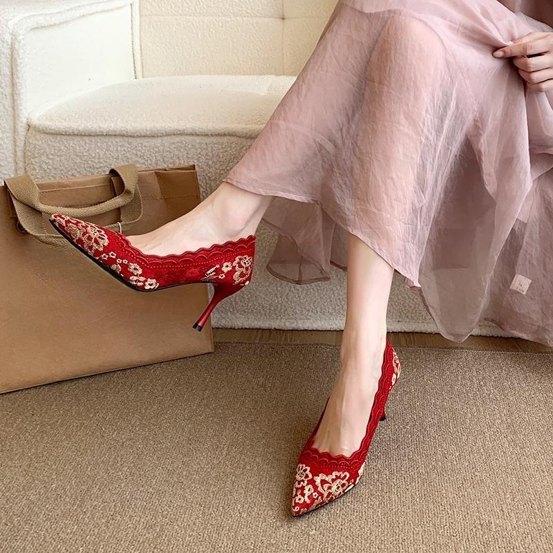 2026 New Bride Lace Stilettos High Heels Women Party Pointed Toe Mesh Shallow Pumps Luxury Design Leather Official Wedding Shoes
