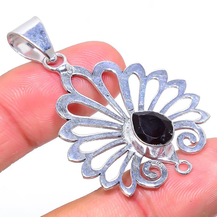 

Natural Black Spinel Gemstone Ethnic 925 Sterling Silver Pendant 2.01 b8O06