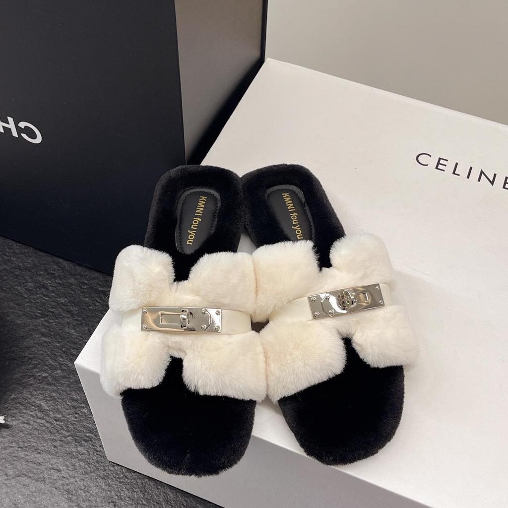 Women's Velvet Buckle Slippers - Korean Style, Furry, Thick, Autumn/Winter 2025 Collection.