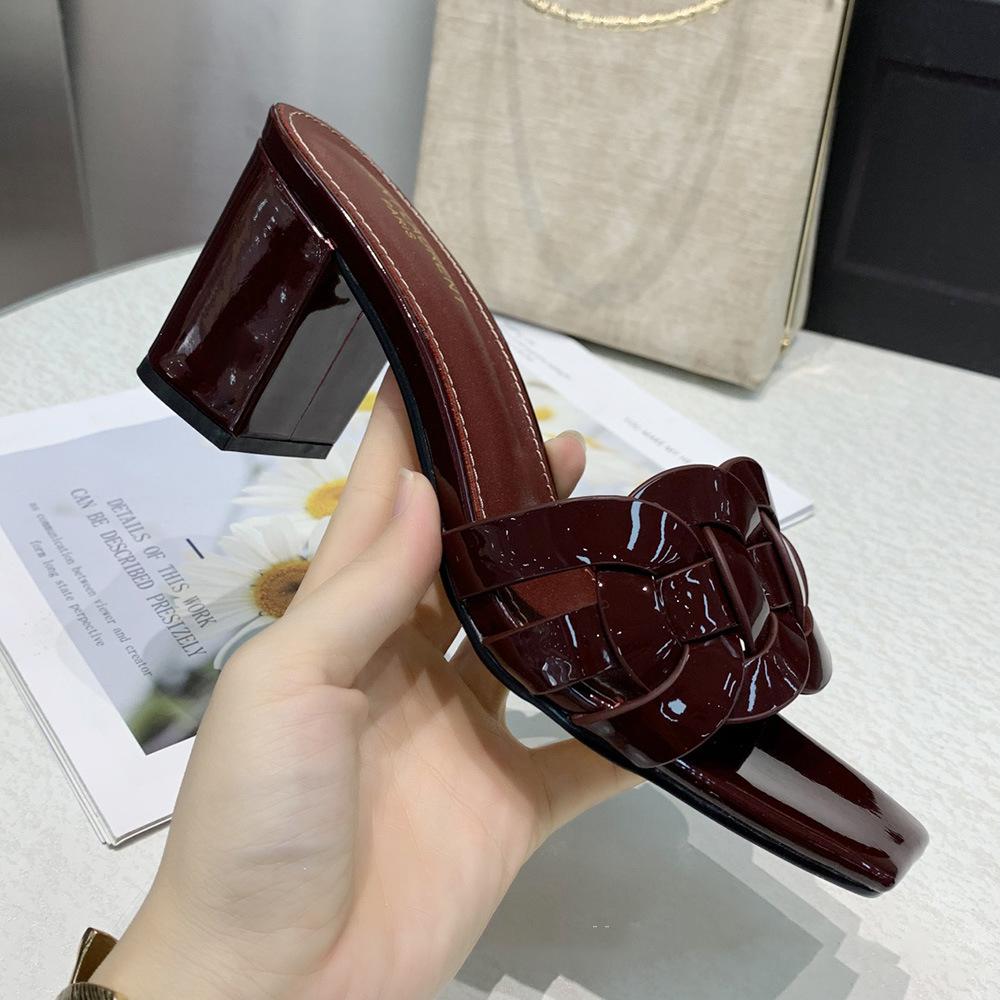 

Fashion Woven circle slippers Women s high heels square patent leather flip-flops Thick designer alligator leather sandals 35