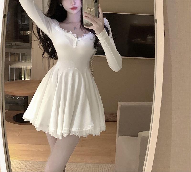 

French Milk Desire Lace-Trim Waist-Cinched V-Neck Pleated Dress - 2025 Autumn Chic Large білий
