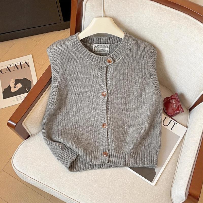 French White Stacked Vest Cardigan Sweater for Women in Early Autumn, Slim and Loose, Versatile Knitted Vest and Waistcoat Top