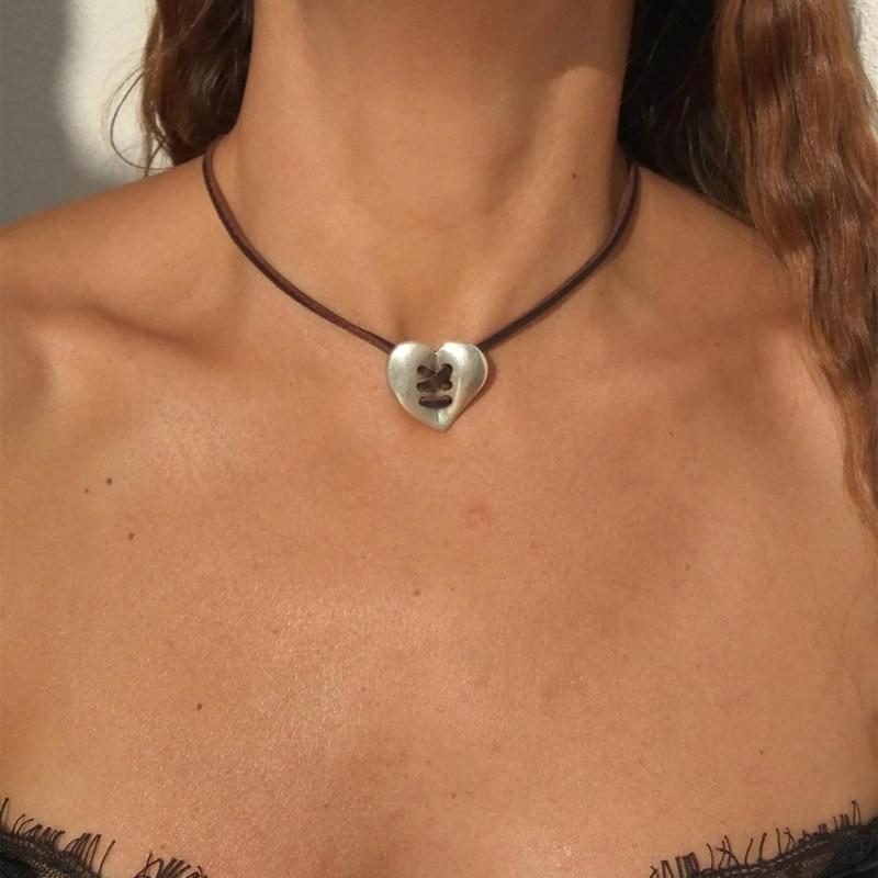 Patched Heart Pendant Collar Necklace Short Wax Rope Choker Necklace Fashion Jewelry Neck Clavicle Chain Necklace