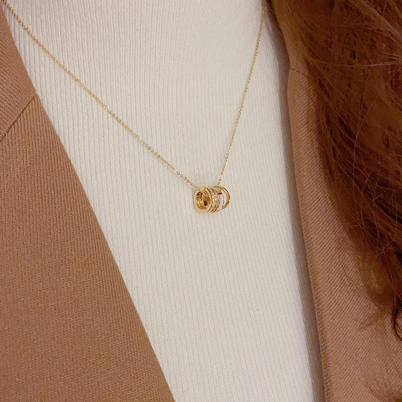 Fashionable Minimalist Light Luxury Circular Necklace золотой