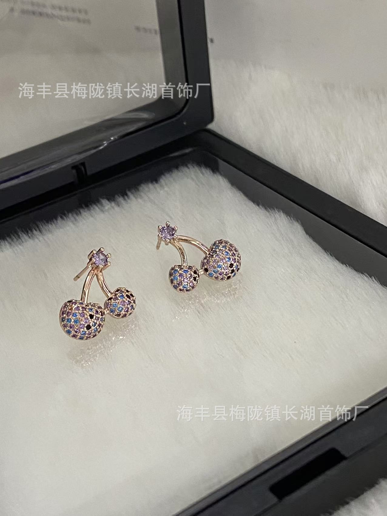 

Small cherry stud earrings, new trendy ear hole earrings, femininity silver needles, simple, small and cold wind ear jewelry