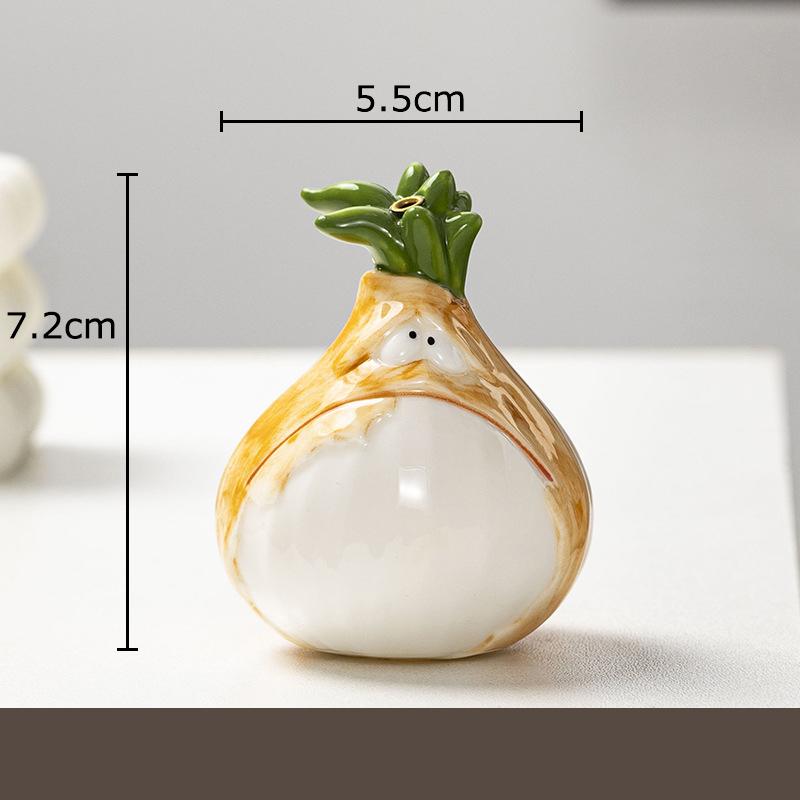 

Funny Garlic Statue Ceramic Handicrafts Ornaments Indoor Incense Burner Desk Decoration Garlic Sculpture Room Aesthetic Decor