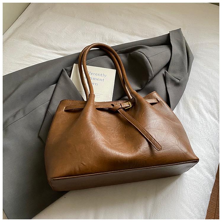 Commuter Tote Bag Women's 2025 New Trendy High-end Retro Shoulder Bag Autumn and Winter Fashion Shopping Hand Bag