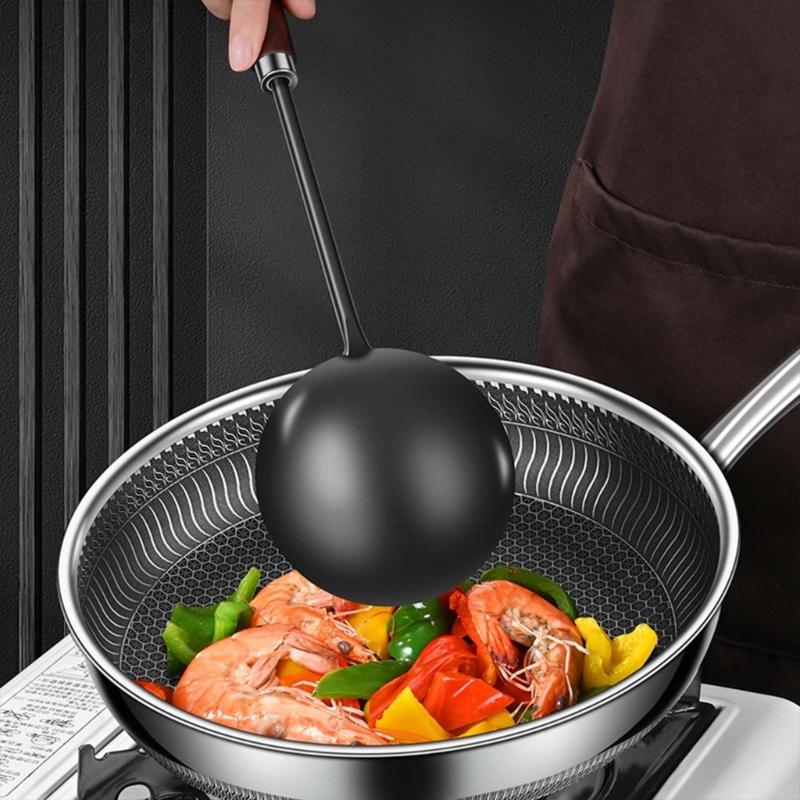 Oil Separators Spoon Wood Handle Iron Spoon Metal Frying Spatula Easy to Clean Kitchen Tool for Cooking and Stir Frying