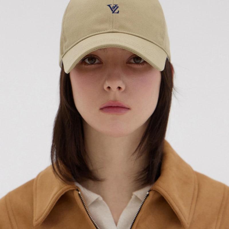

VARZAR VZ Minimal Logo Ball Cap Beige FREE