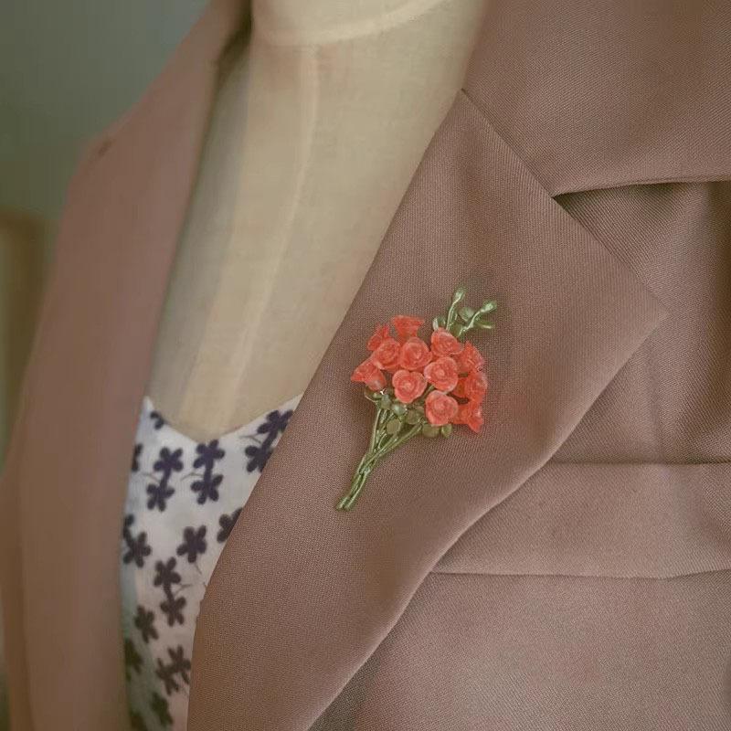 Rose Bouquet Brooch Women'S 2023 Corsage Anti-Light Pin Niche Design Sense Suit Accessories