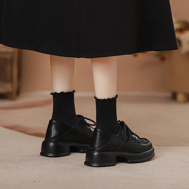 2025 Herbst Retro Schwarz Damen Square Toe Schnürschuhe Dicke Sohle Höhenverstärkend Britischer Stil Kleine Lederschuhe