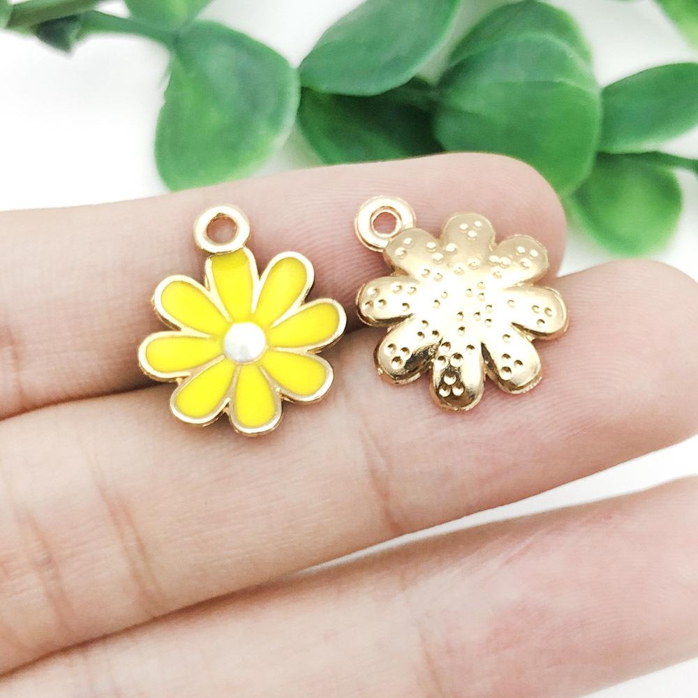 

Mini Daisy Alloy Pendant with Dripping Oil - Ten Colors for DIY Bracelet & Necklace Jewelry Charms