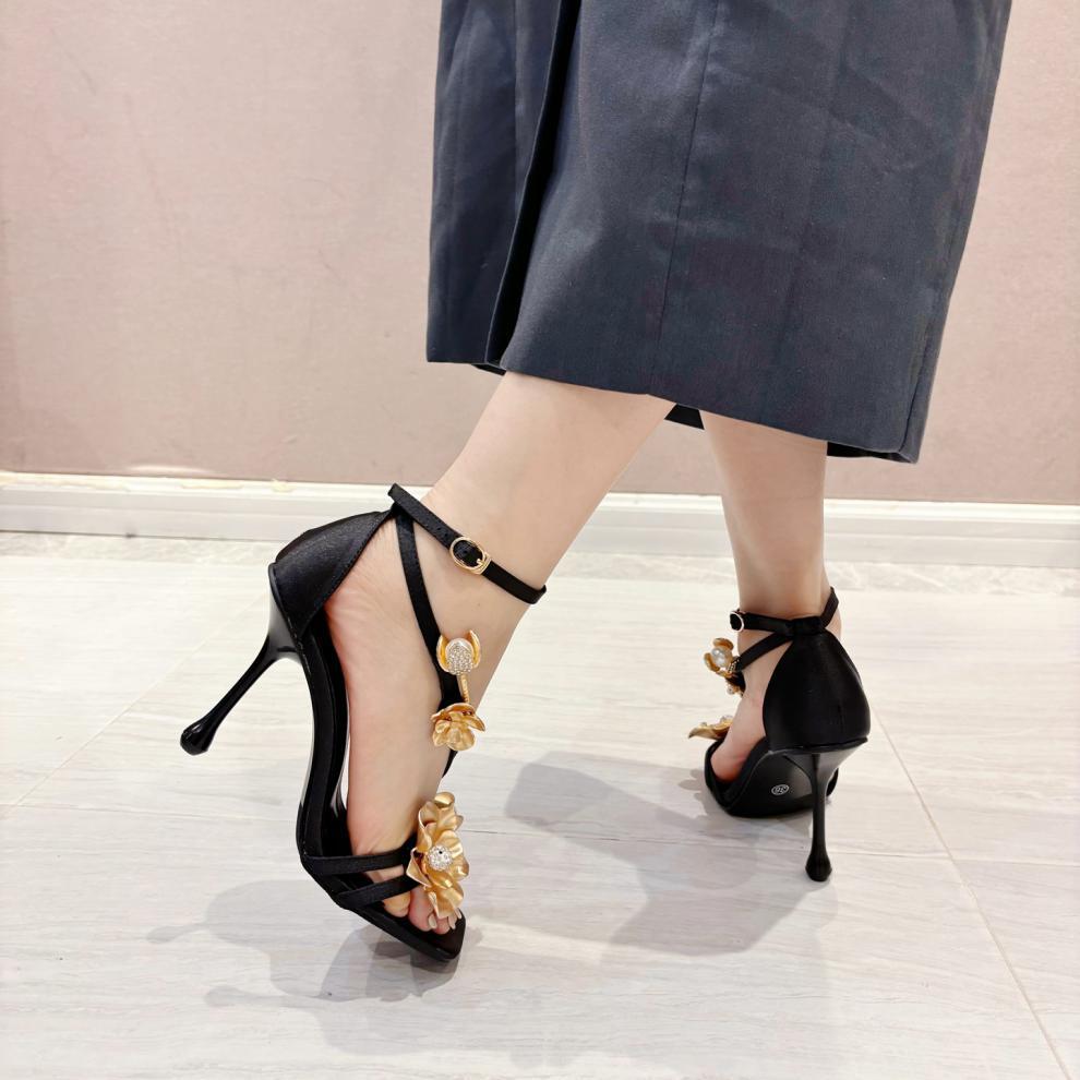2024 Sommer Stiletto Knöchelriemen Metallblumen Sandalen