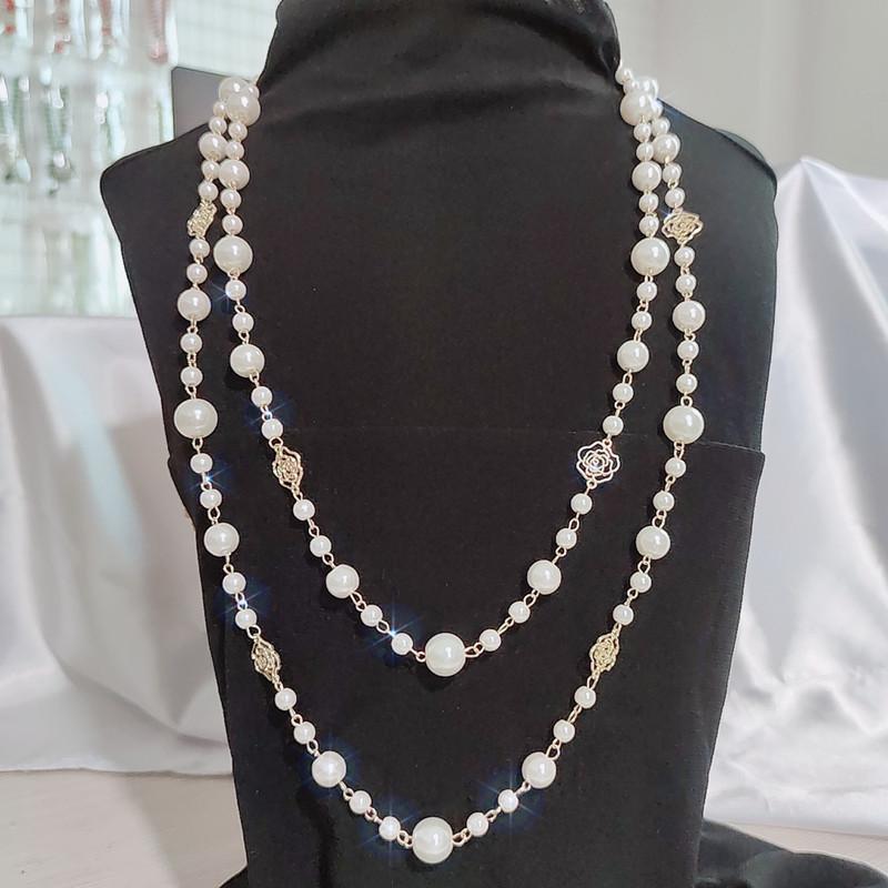 "2024 Light Luxury Pearl Necklace: Elegant Long Sweater Chain for Women, Perfect for Autumn & Winter"