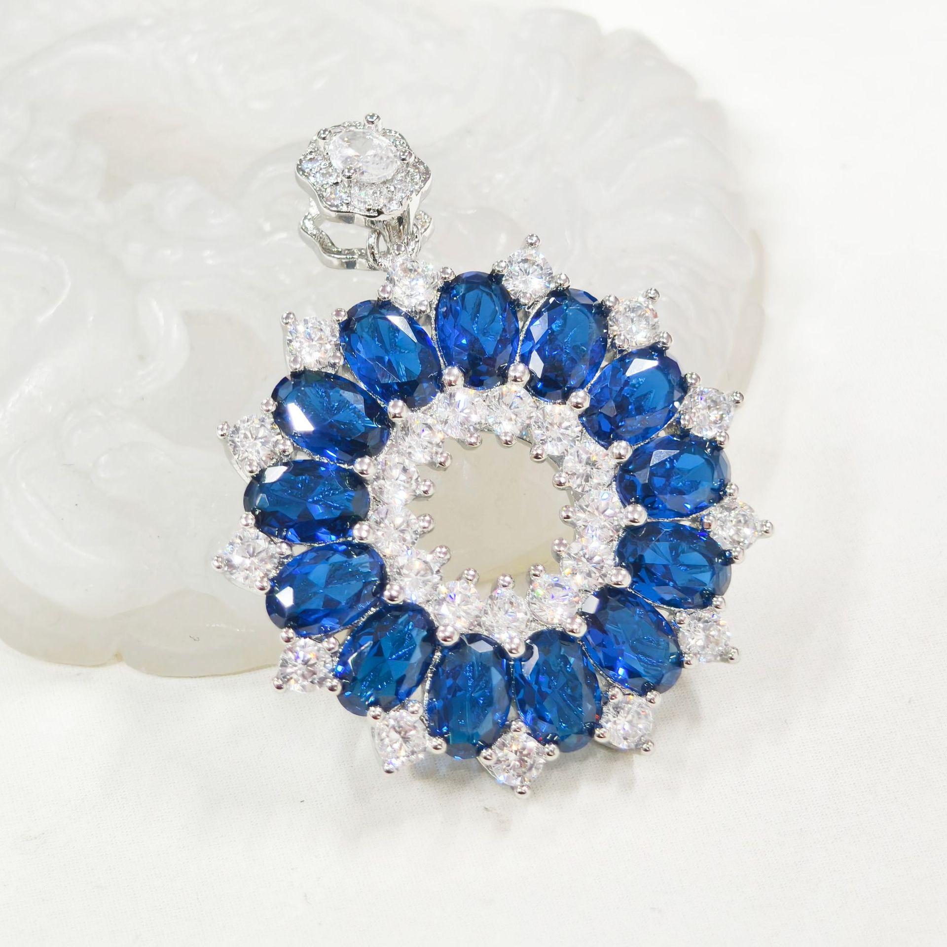 Gessen Jewelry Sweet Donut Star Blue Multi-Diamond Luxury Pendant