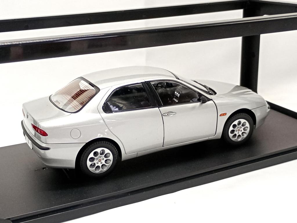 Italy-exclusive MITICA 1/18 Alfa Romeo 156 2.0 Twin Spark 1997 Black Interior (Silver 612) Limited To 504 Units