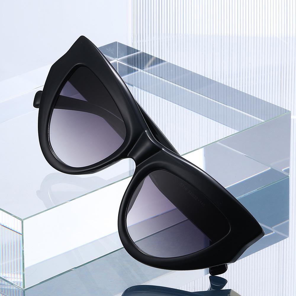 Occhiali da sole alla moda Cat-Eye da donna Stile INS Trendy Unici Occhiali da sole Protettivi UV Ombrelli da sole Protettivi UV per esterni