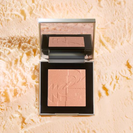 [Limited] Two Slash Four All Over Face Blush - Vanilla Crush