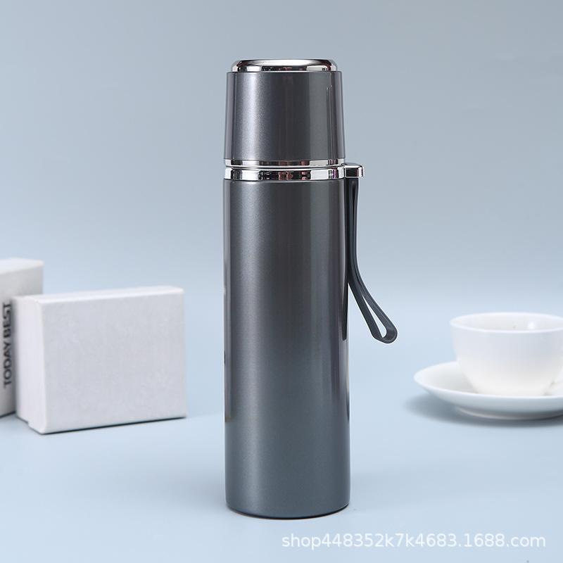 

Новый вакуумный термос 304, вкладыш, веревка, держащая уличную мужскую и женскую парадную модную современную простую пулеобразную чашку для воды 460ml серый