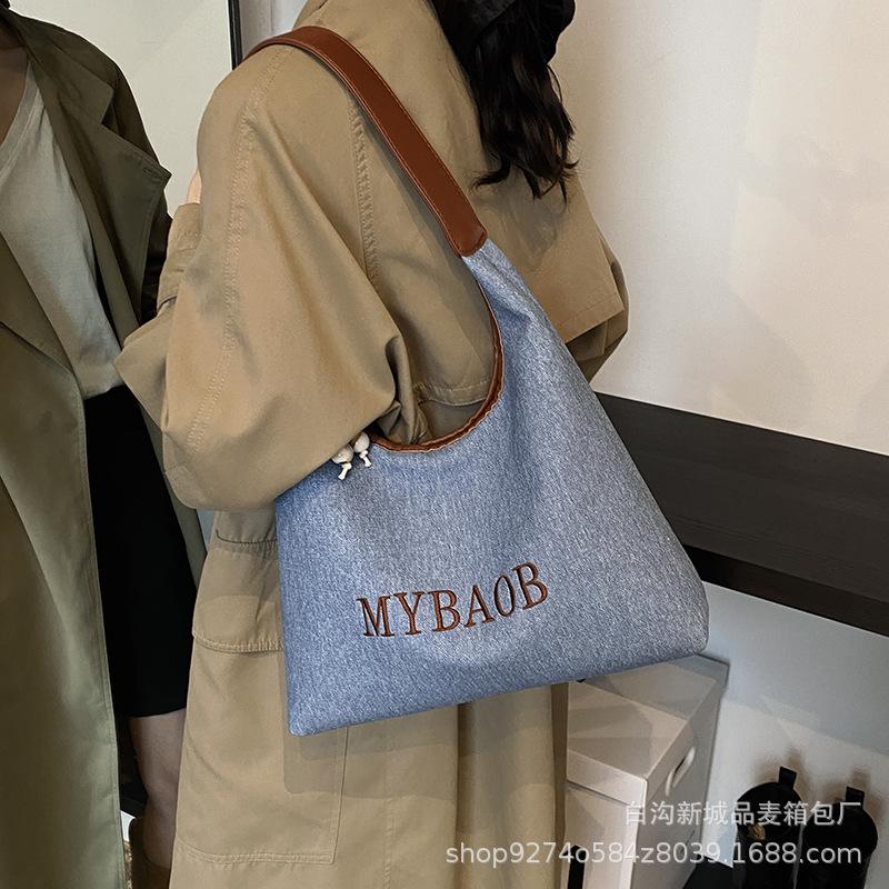 

Popular large-capacity commuter big bag women s 2025 new trendy temperament versatile shoulder bag fashionable tote bag синий