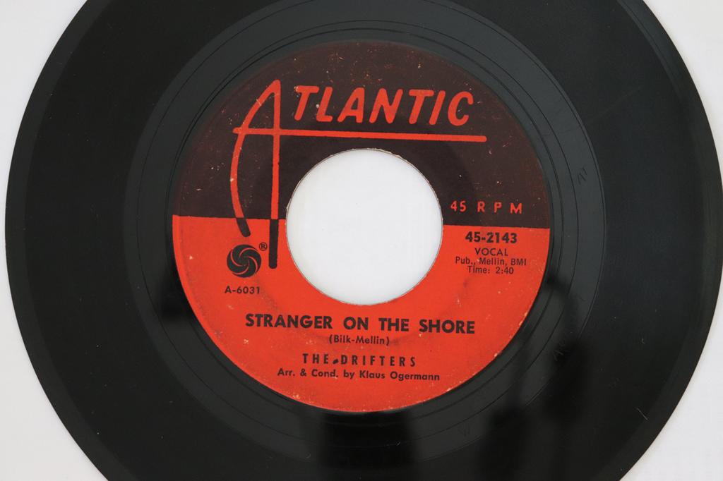 7inch Record DRIFTERS - Stranger On The Shore 452143 Atlantic 1962 US Rock Used