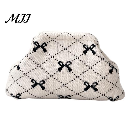 Daily Travel Toiletry Organizer Snap Shut Makeup Bag, Striped Knitted Clutch Pouch, Stylish Small Cosmetic Pouch for Purse Wide Open Brushes