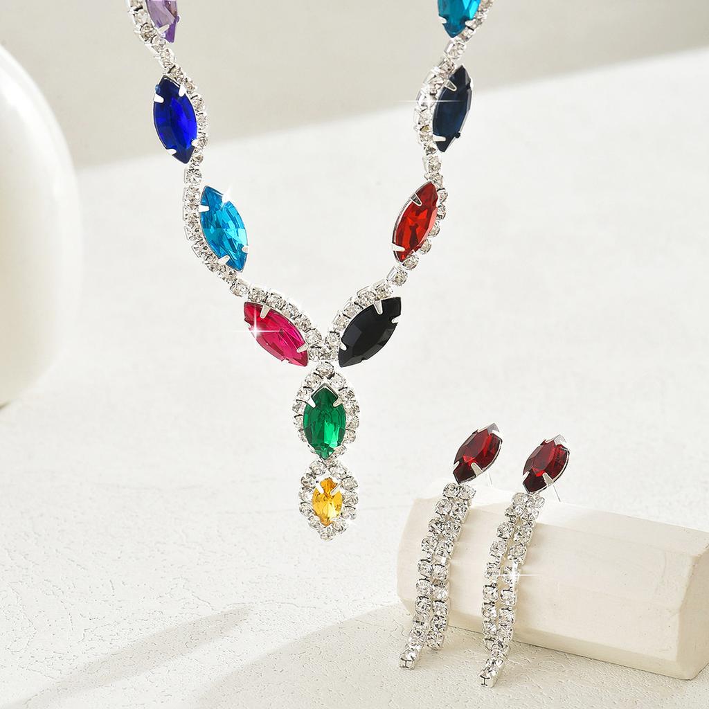 Ladies Light Luxury Shines Oblong Crystal Necklace & Ear Drop Jewelry Set