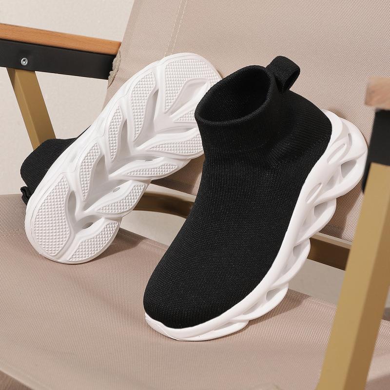 Summer New Fashionable Versatile Casual Sports Shoes Medium and Old Children's Jogging Running Shoes Knitted Elastic Socks Shoes Cover Feet