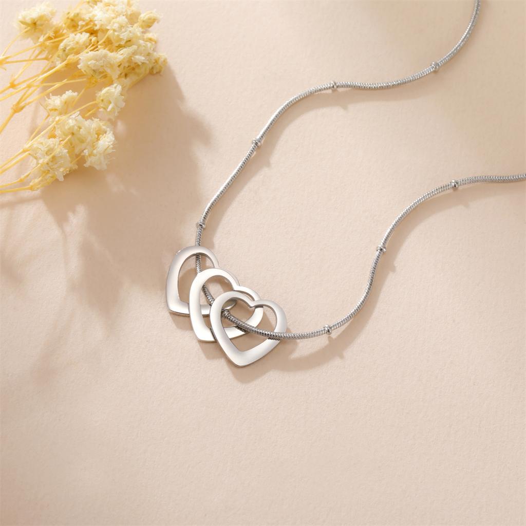 Minimalist Love Heart Necklace for Women Fashion Hollow Heart Pendant Chain Stainless Steel Romantic Couple Jewelry Gift