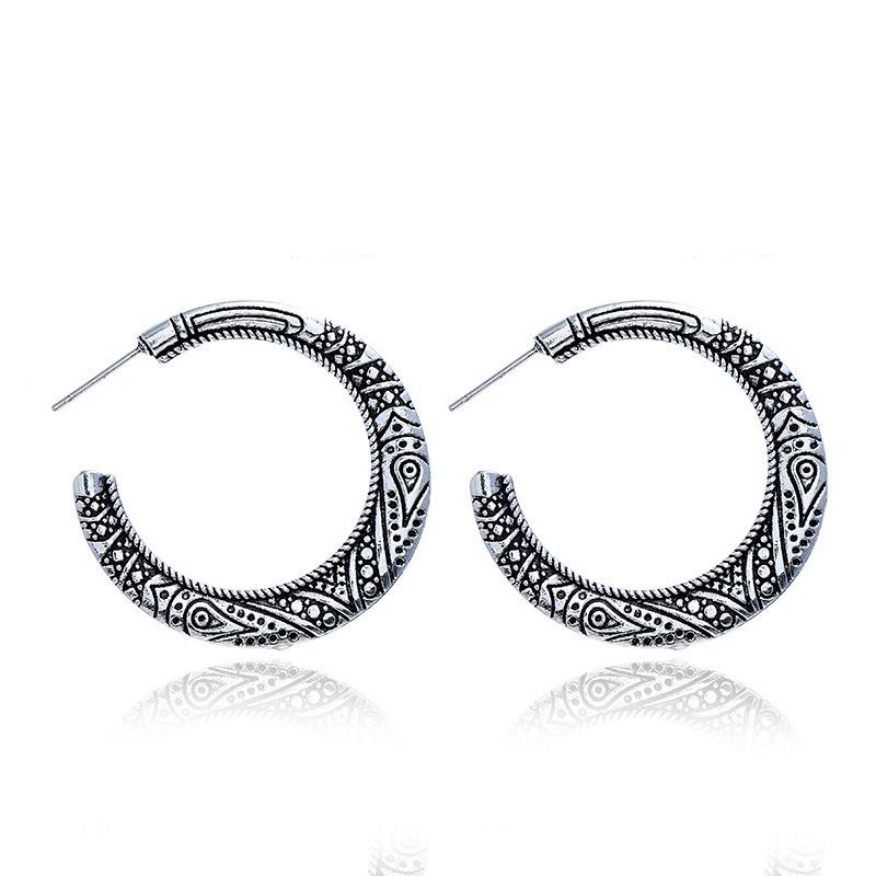 Retro Large Hoop Earrings: Fashionable Electroplated C-Shaped Accessories for Women