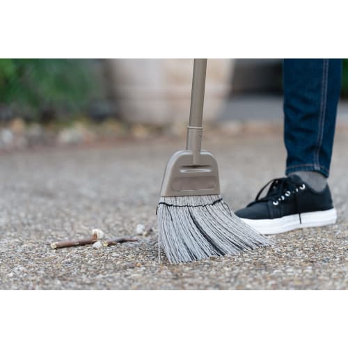Yamazaki Sangyo Broom for Entryways and Balconies, Made in Japan, Short Handle, Unique Fiber, Double Fiber, Synthetic Fiber, Polypropylene, Water Resi