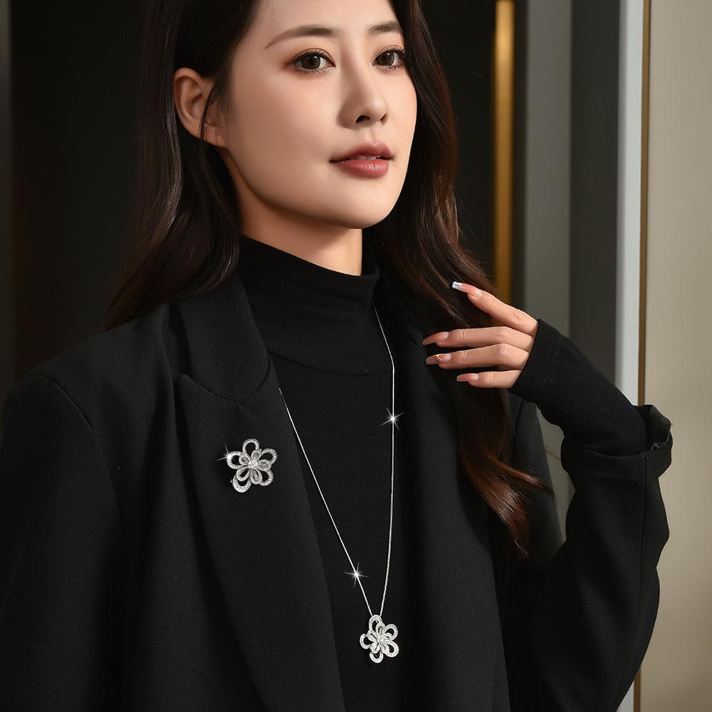 Flower Jewelry Necklace With Goldplated Pendant For Women Winter Fashion Accessories