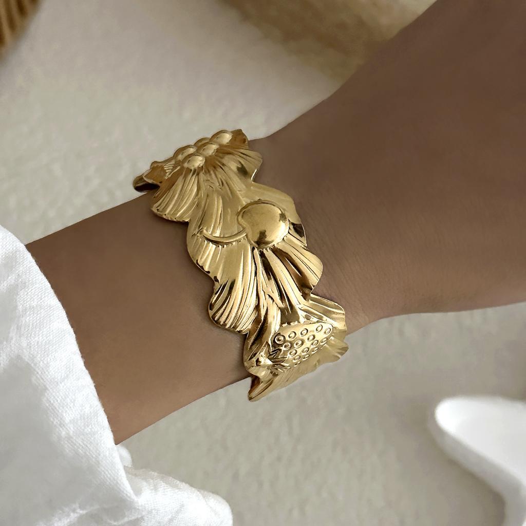 Stainless Steel Exaggerated Wide Cuff Bangle for Women Gold Color Flower Butterfly Leaves Sun Geometric Bracelet Party Jewelry