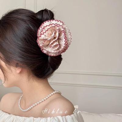 Floral Pleated Hydrangea Flower Grabber for Women, Retro and Elegant Shark Clip, Back of the Head, Hair Clip and Hair Accessory