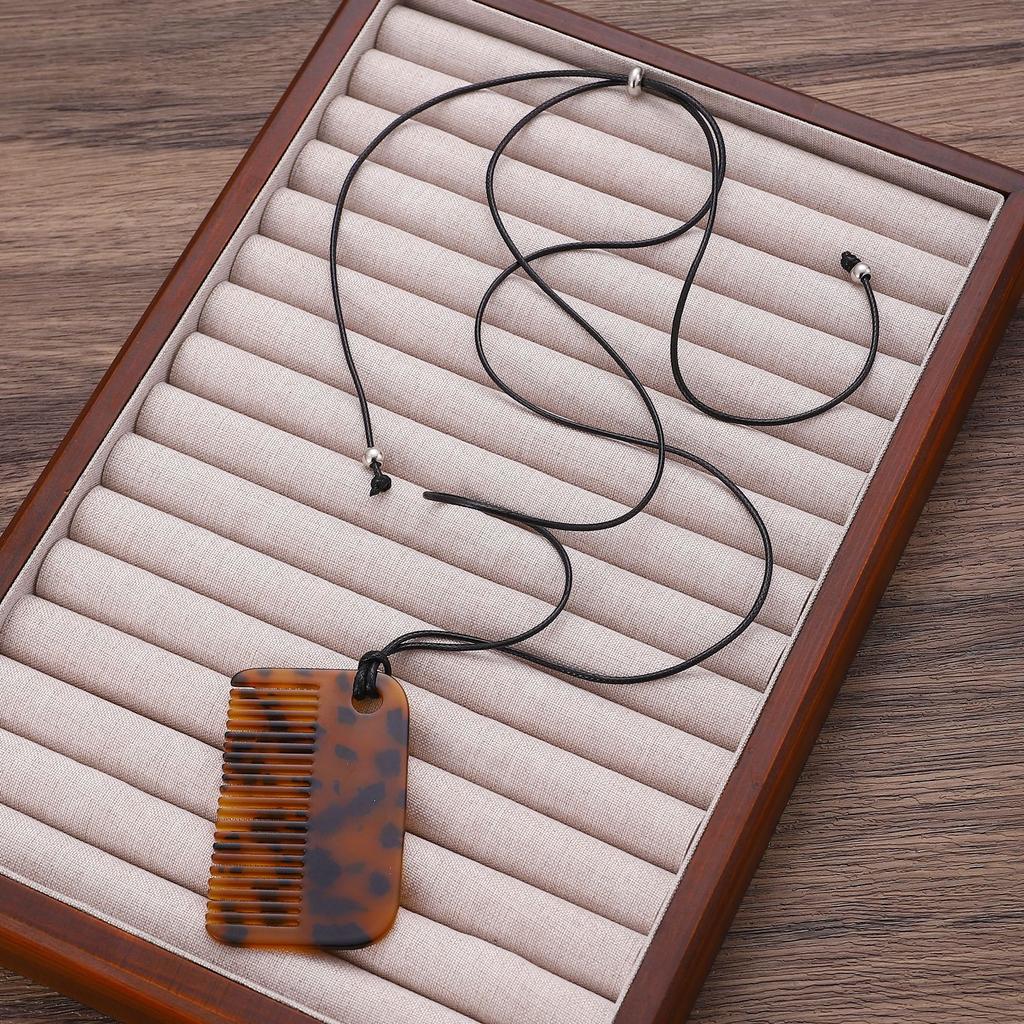 Personality Temperament Comb Pendant Necklace for Women 2024 Trend New Delicate Design Jewelry Fashion Accessories