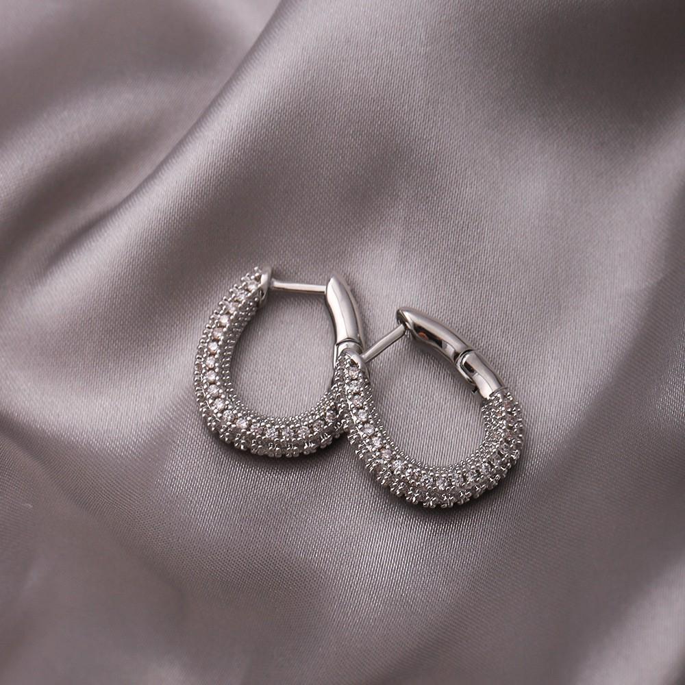 925 Silver Needle Earrings: Light Luxury High-end Studs & Versatile Niche Hoop Design for Commuting and Style