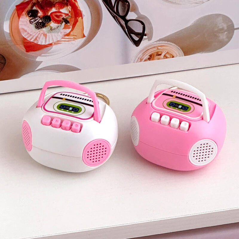 Брелок-кассетный магнитофон в ретро-стиле