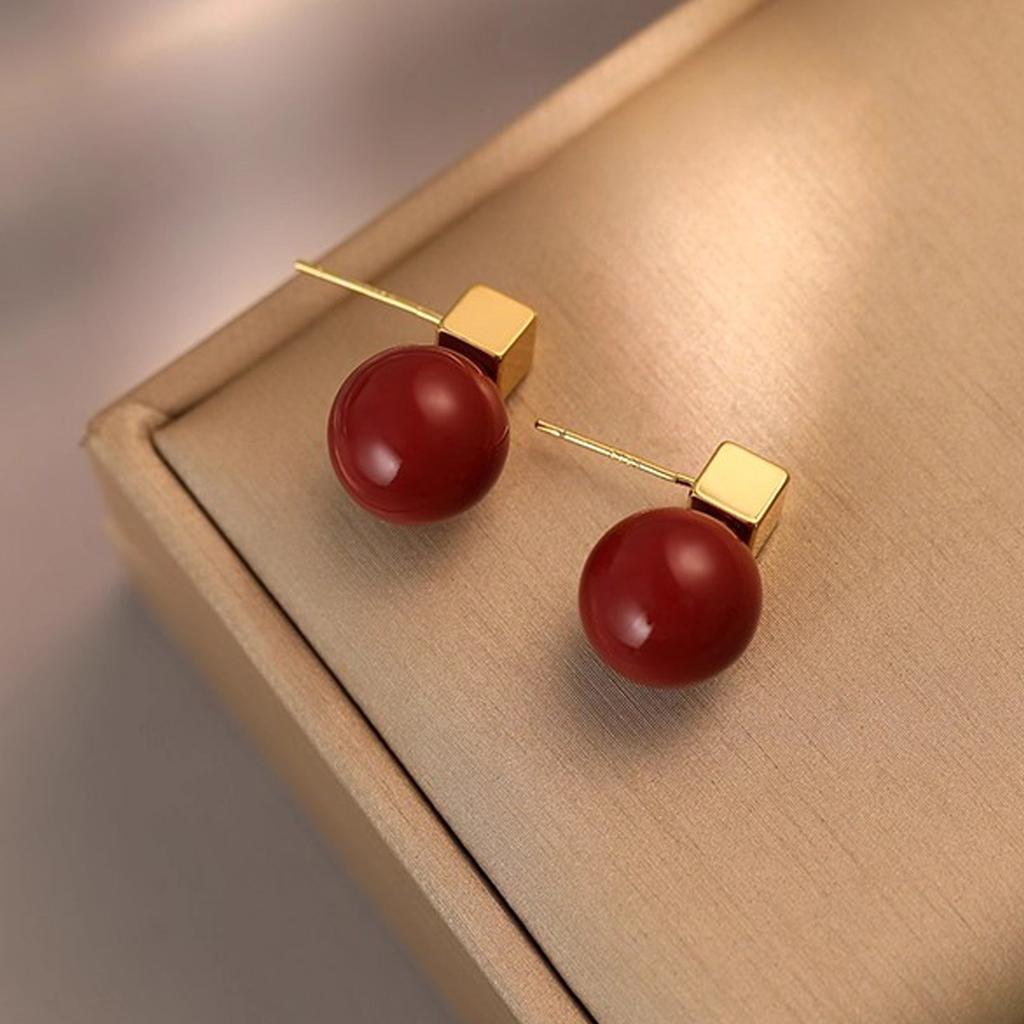 Wine red earrings, women's light luxury high-end earrings, 2026 new popular autumn and winter niche Chinese New Year earrings trend