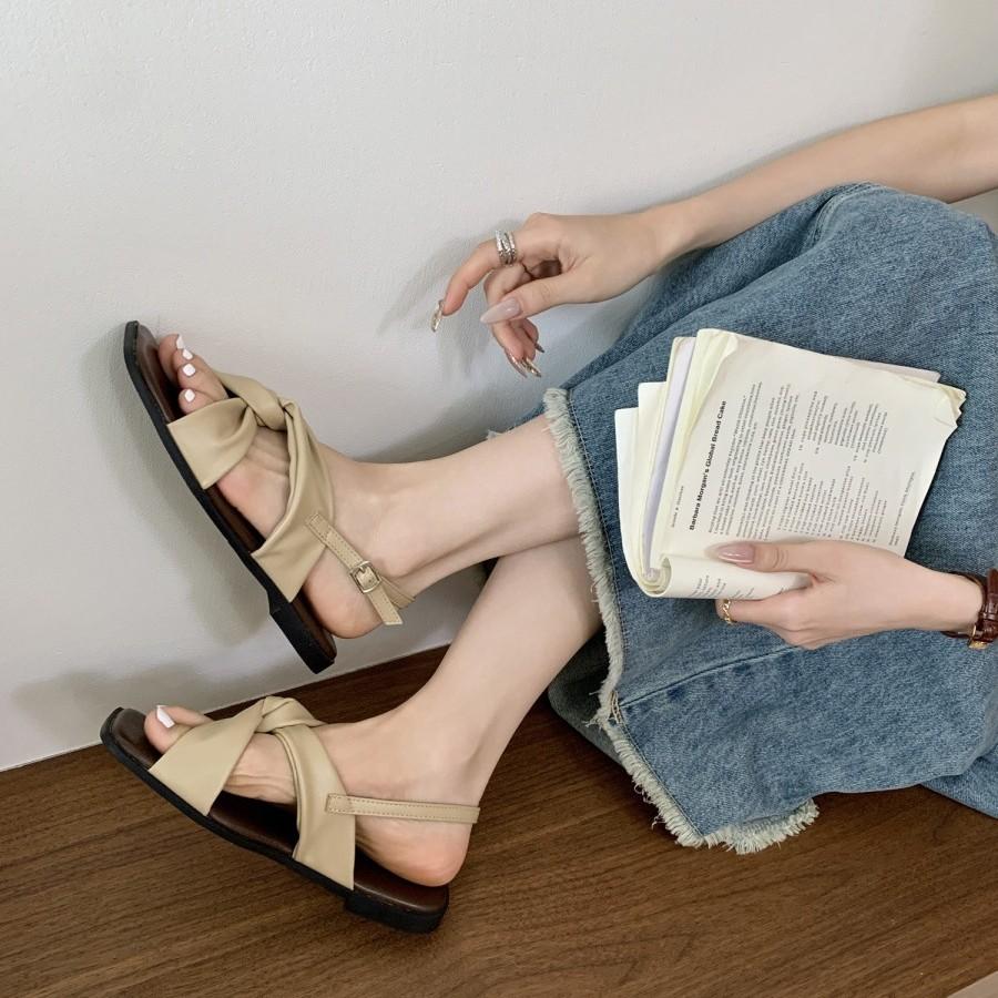 2025 vintage Roman open-toed soft leather cross-strapped sandals women's outer wear summer flat bottom with skirt one-word sandals