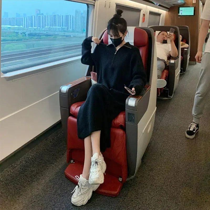 Pullover Autumn and Winter Dress Women 2023 Zipper Design Sense French Black Mid Length Underlay Knitted Woolen Dress Sweater