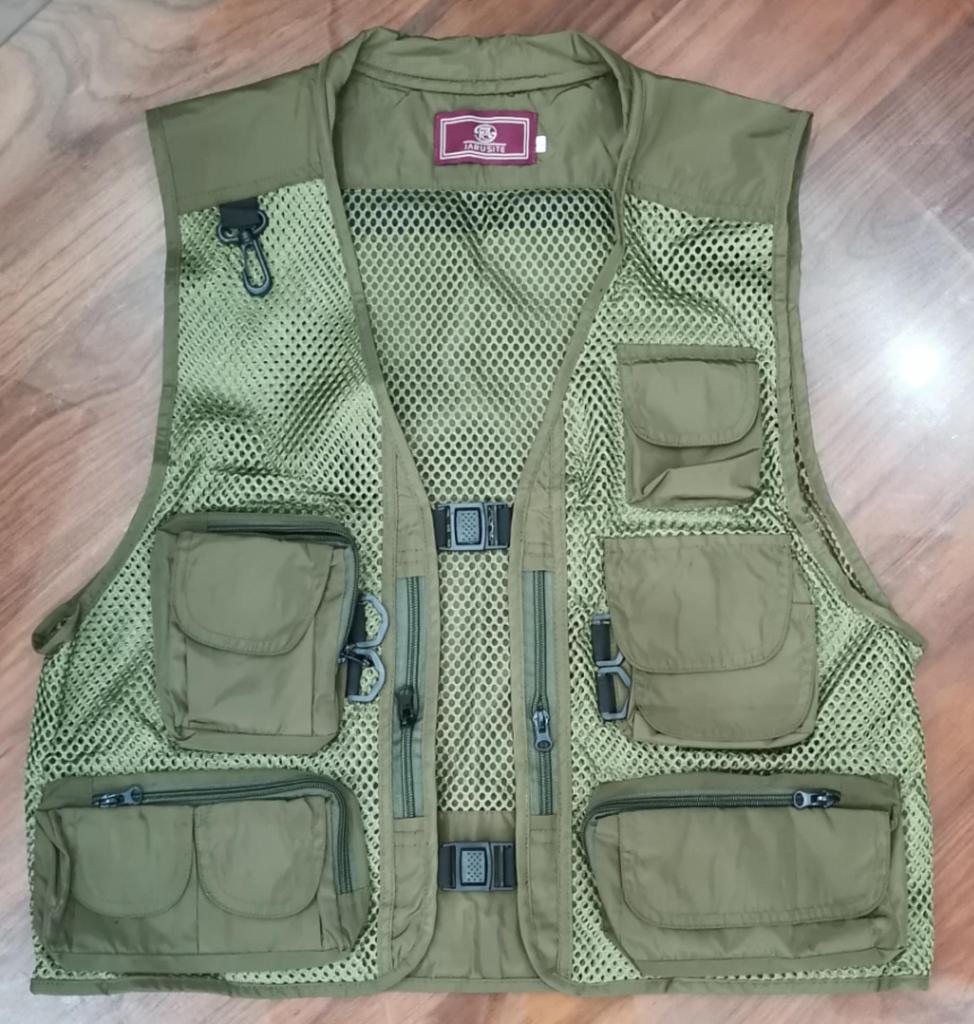 Men's Breathable Multi-Pocket Outdoor Vest for Fishing, Photography, and Workwear