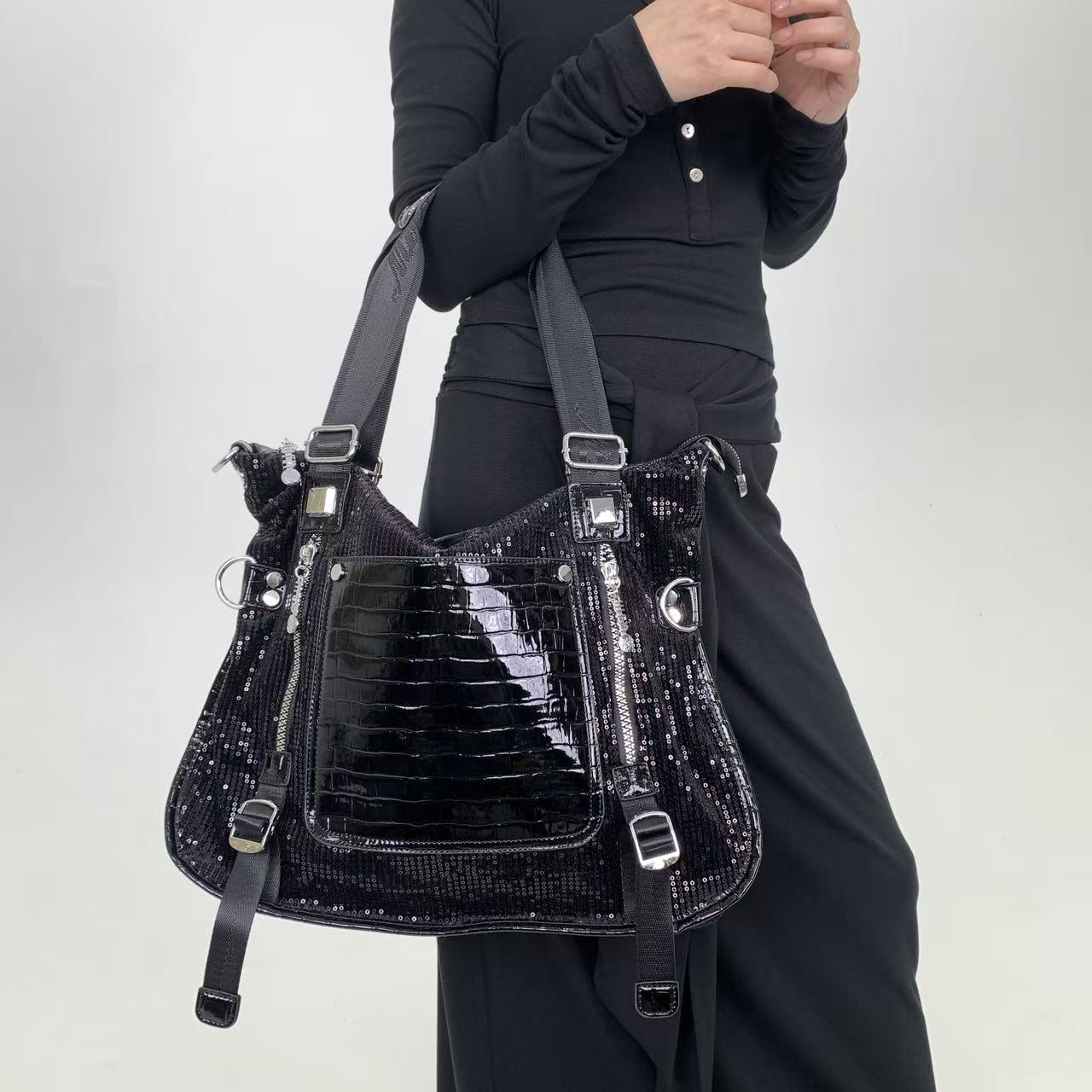 

Retro Punk Style Sequin Tote Bag for Women Large Capacity Alligator Pattern High Quality Leather Handbag Wide Strap Shoulder Bag чёрный