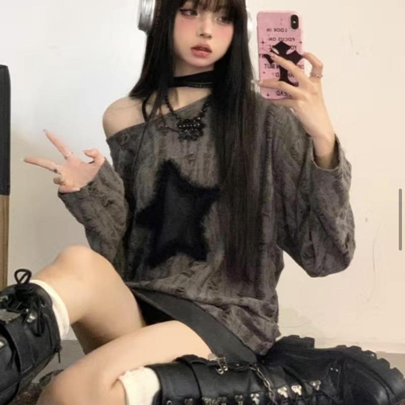 2KWEIRD Grunge Hole T-shirt Women Fashion Star Print Y2k Aesthetic Loose Tees Kpop Fairycore Ripped Tshirt Harajuku Gothic Streetwear