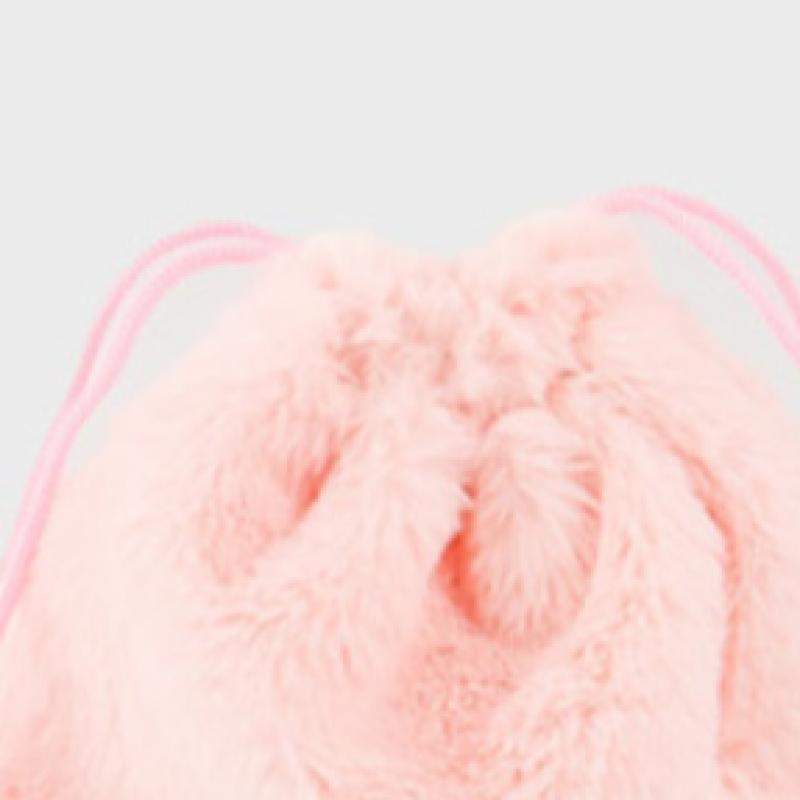 Daiso Fuzzy Pouch  Medium 