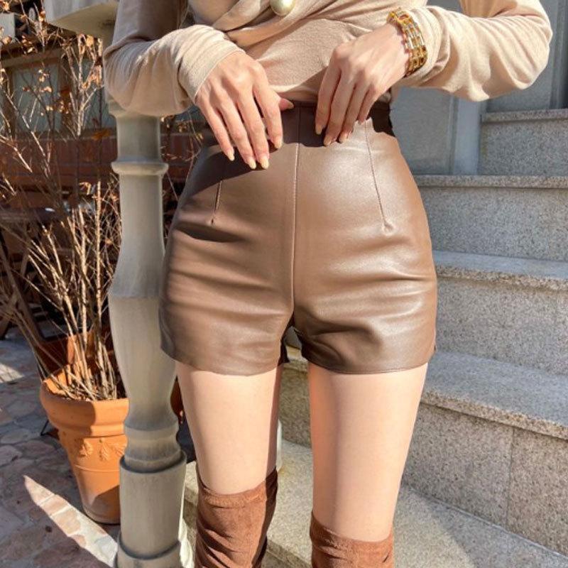 Women's Fall Winter High Waisted A-Line Wide Leg PU Leather Shorts Black & Coffee Elastic Waist Outer Wear Mini Shorts Versatile Slim Fit Hot Pants