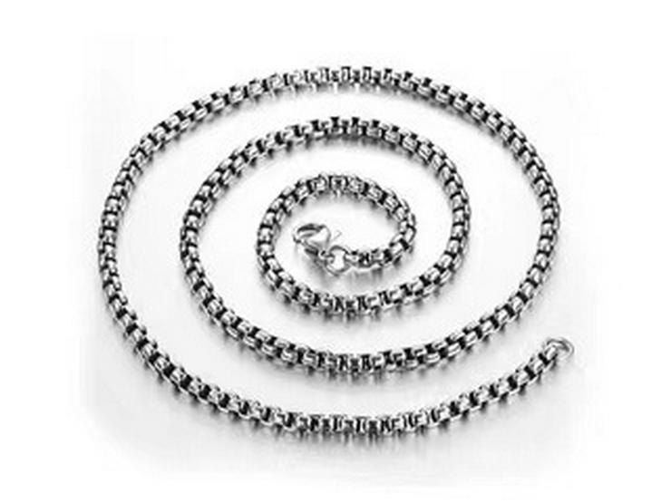 Retro Tibetan Silver Pendant with Green Chalcedony and Red Agate Sweater Chain