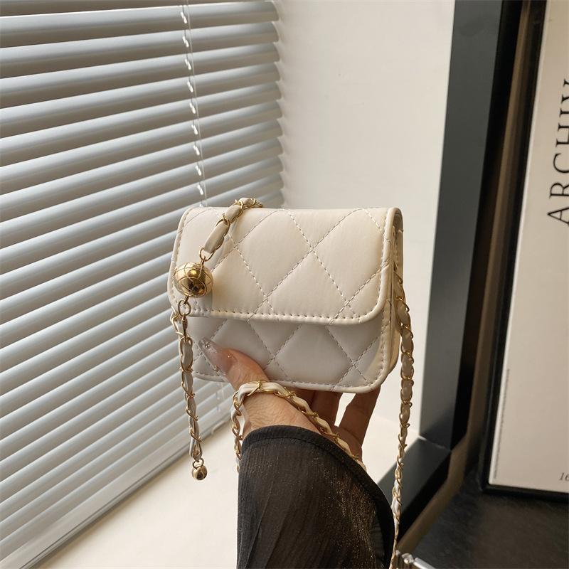 

Rhombus retro chain early autumn new fashion trend solid color fashion shoulder crossbody small square bag білий